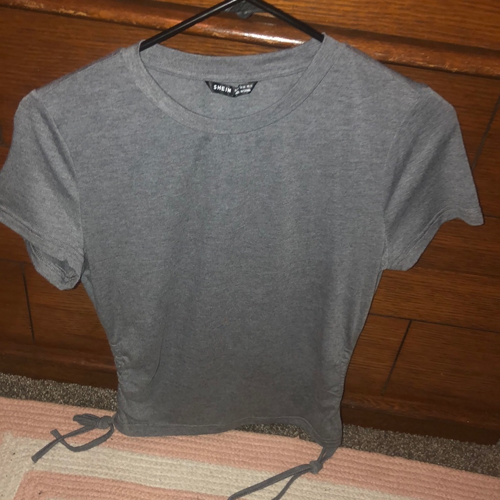 grey sinched size top